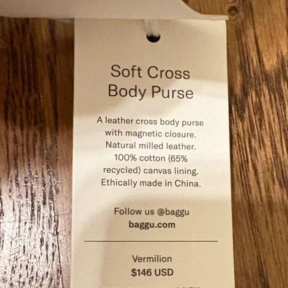 BAGGU Vibrant Orange Crossbody Bag - Picture 5 of 7